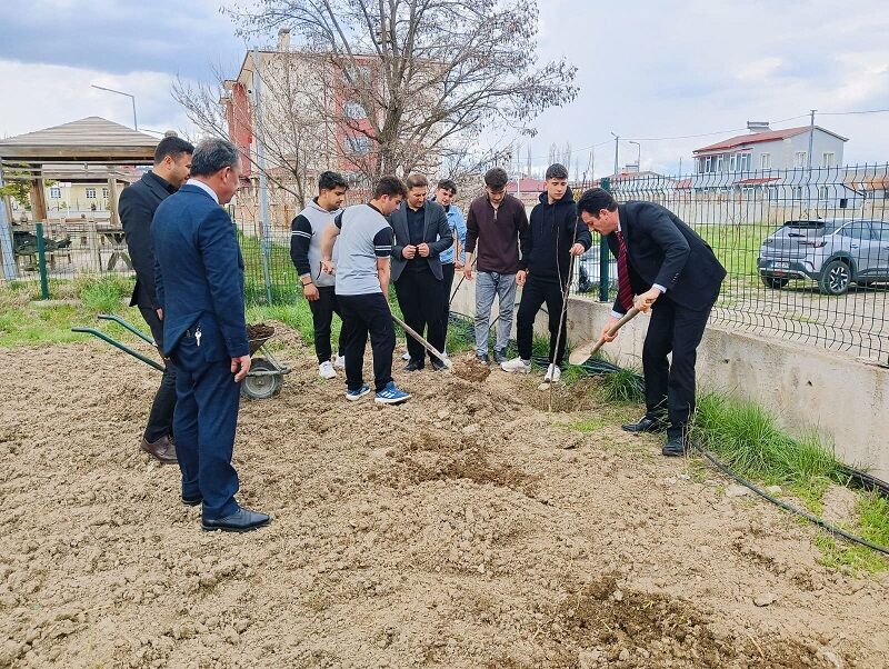 Sivas'ta Okul Bahçesinde Başlayan Doğa Hikayesi