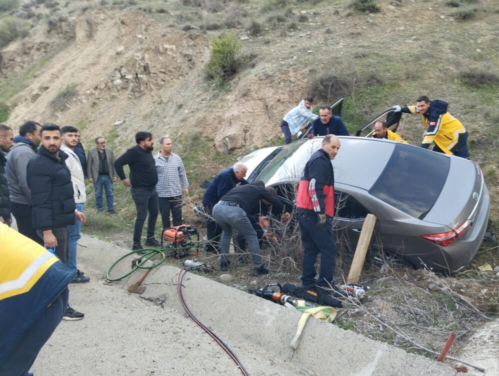 Sivas'ta Feci Kaza Yaralılar Var !