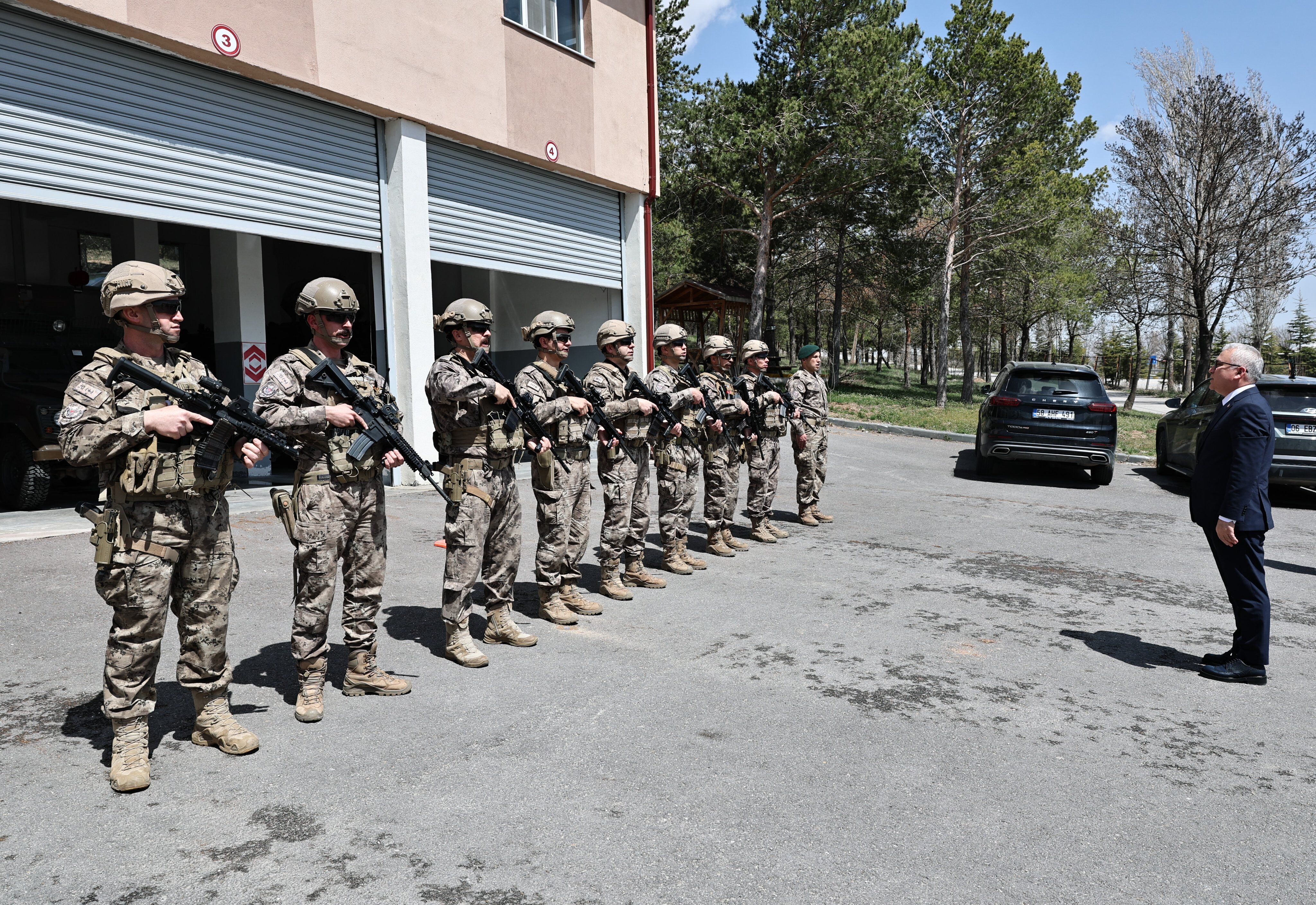 Vali Yılmaz Şimşek’ten Emniyete Ziyaret