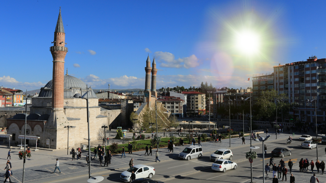 Duydunuz Mu? Sivas’a Yaz Geliyor Tarih Verildi!