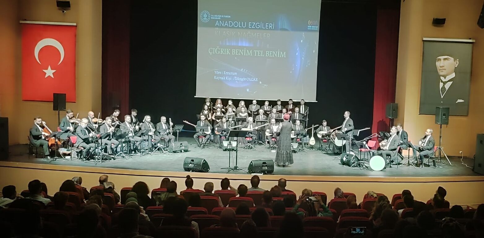 Sivas'ta THM korosu konser verdi