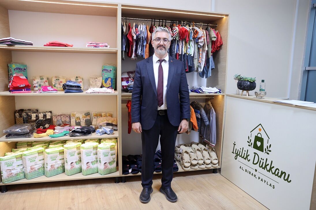 Sivas'ta Hastanede kurulan dükkan iyilik dağıtıyor