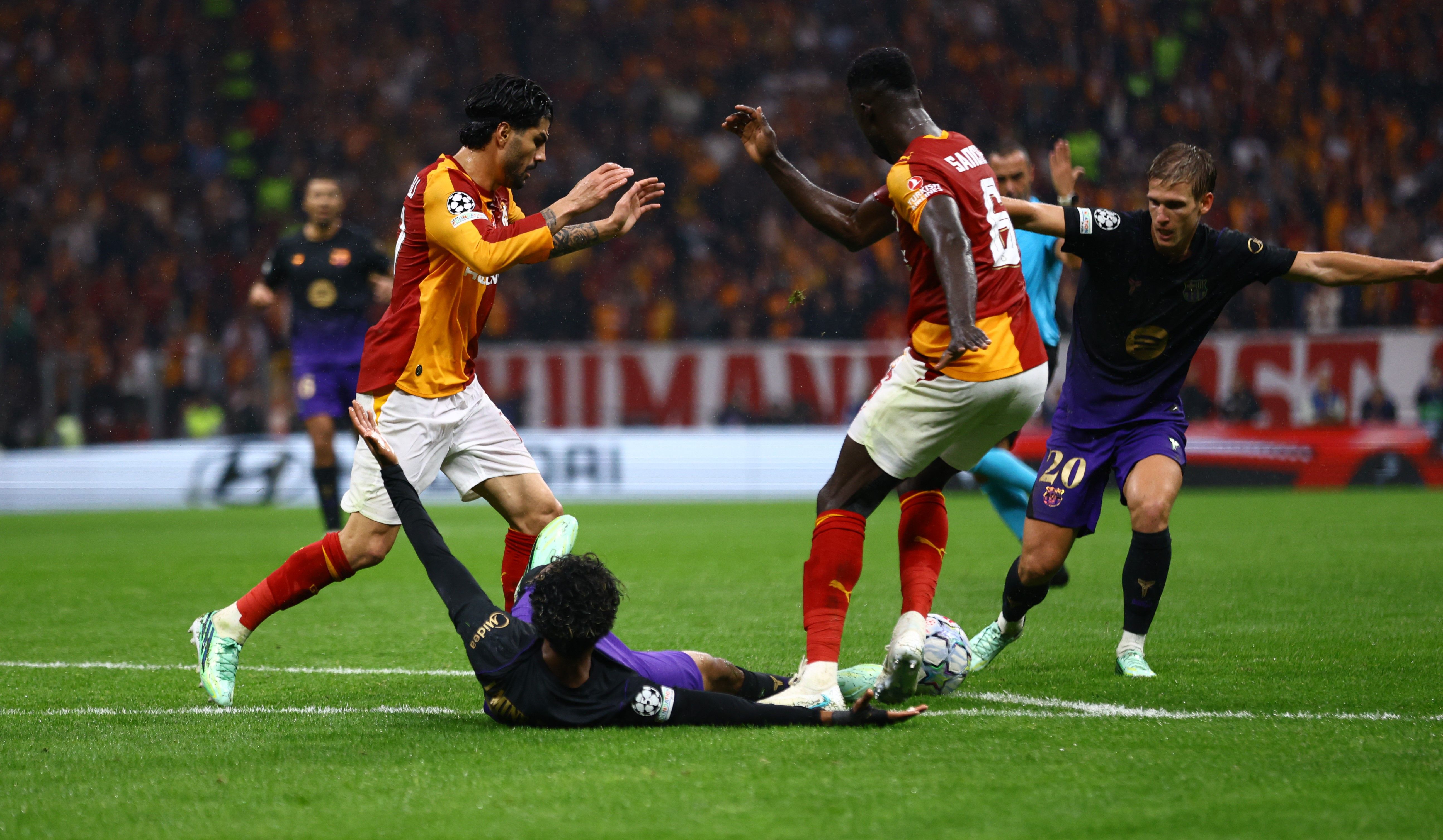 Galatasaray, Barcelona Karşısında Farklı Kaybetti