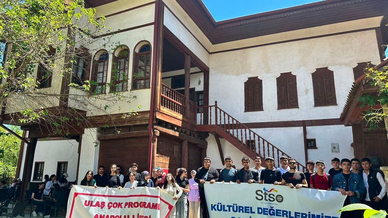 Ulaş'ta öğrenciler Divriği ilçesini gezdi