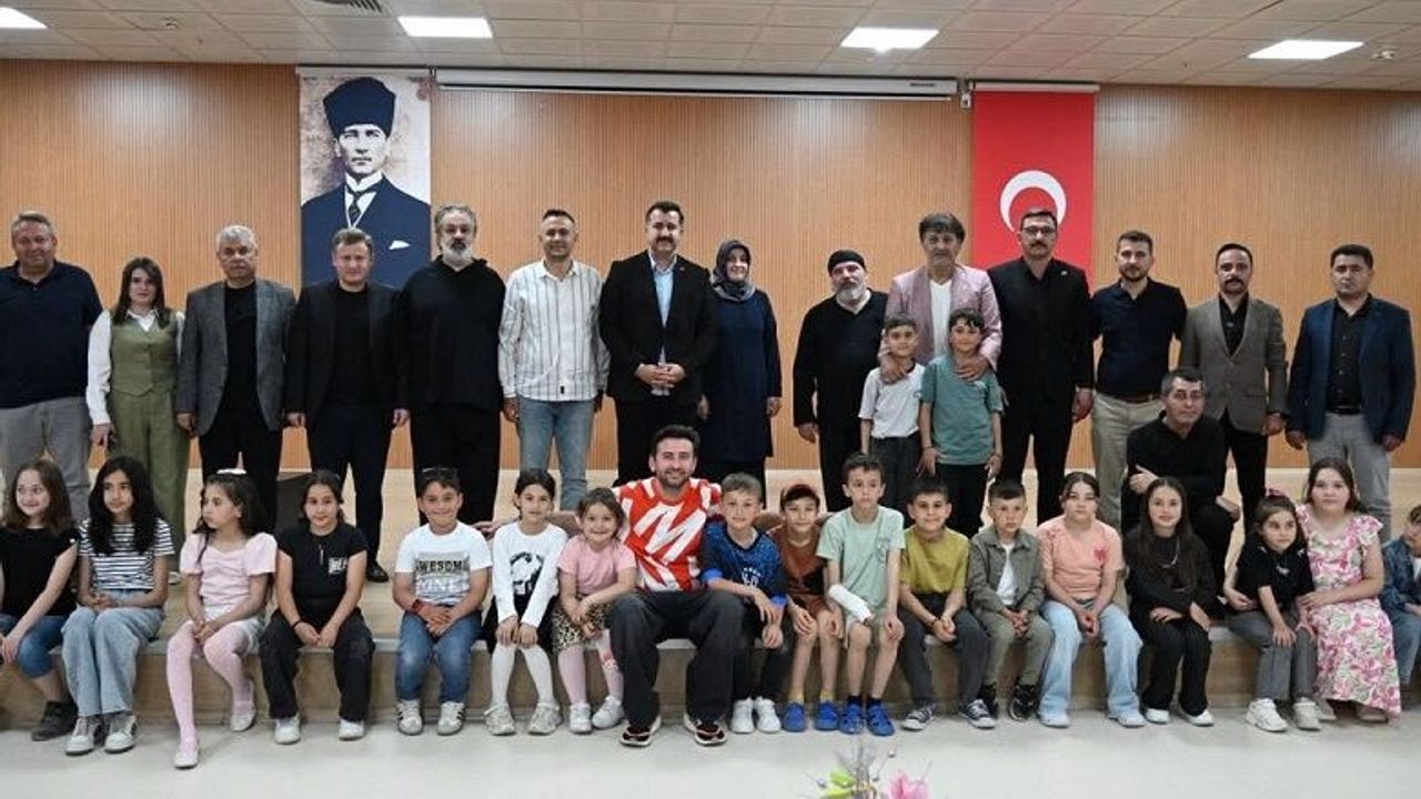 Suşehri'nde "Şahidimiz Anadolu" adlı tiyatro oyunu sahnelend