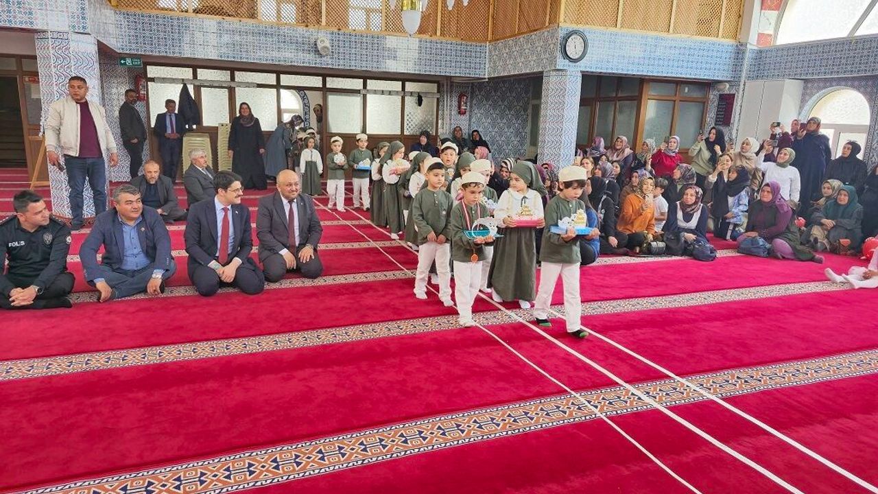 Ulaş'ta "Kur'an-ı Kerim'i Okumaya Geçiş" programı düzenlendi
