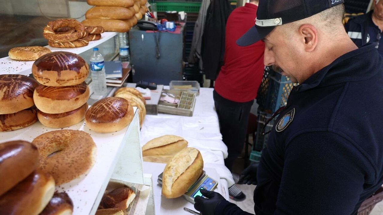 Sivas'ta zabıta ekipleri fırınları denetledi