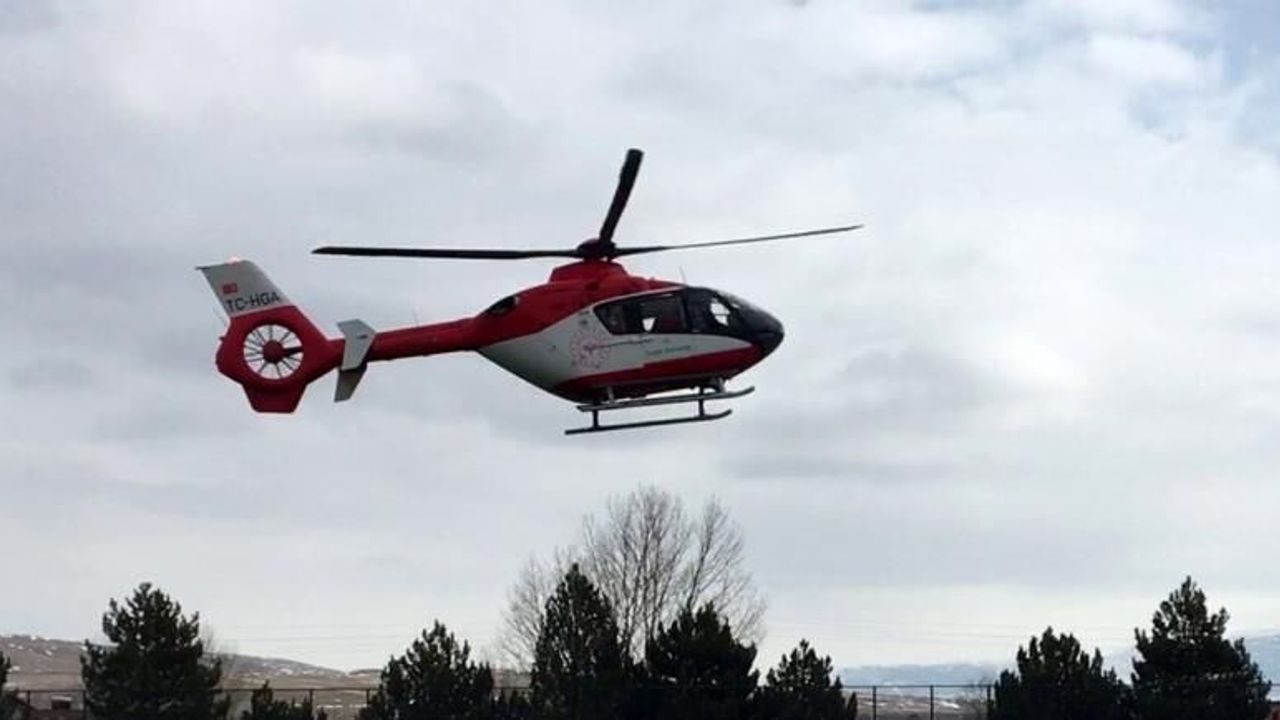 Sivas'tan ambulans helikopter Erzincan'a nefes oldu