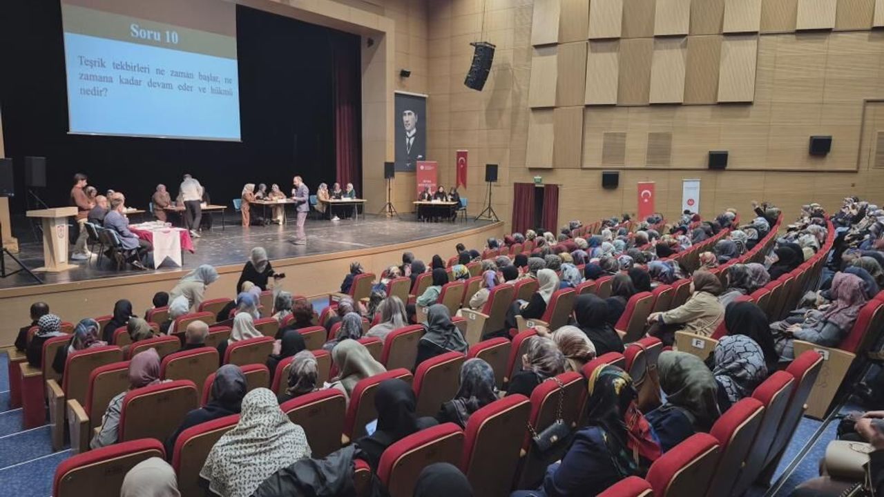 Sivas'ta Kur’an kursları bilgi yarışmasında final heyecanı
