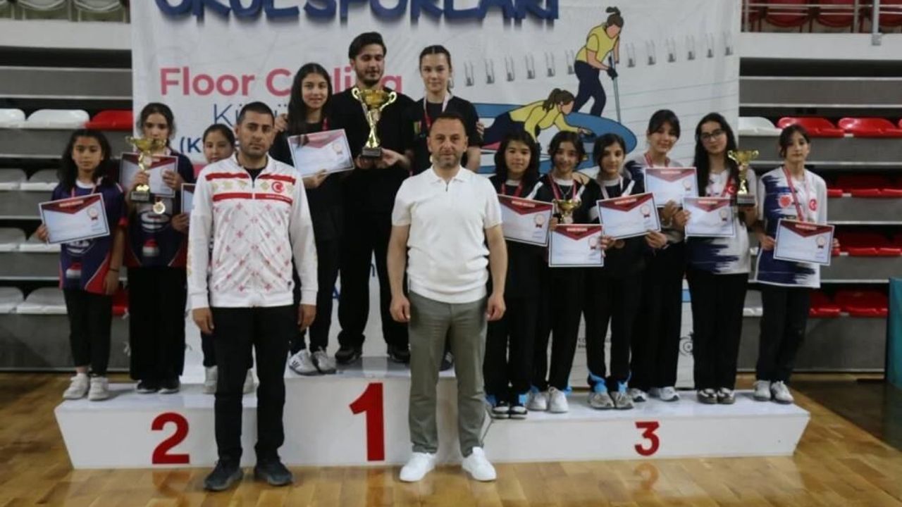 Floor Curling Türkiye Şampiyonası Sivas'ta nefes kesti