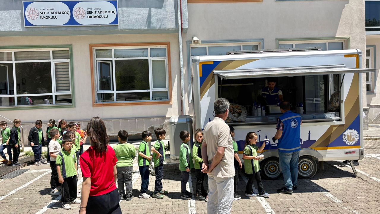 Sivas Belediyesi beslenme desteği ile Esenyurt Mah
