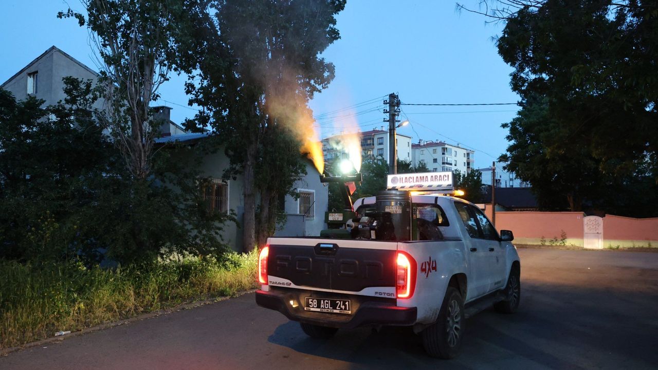 Sivas'ta ilaçlama çalışmaları hız kazandı