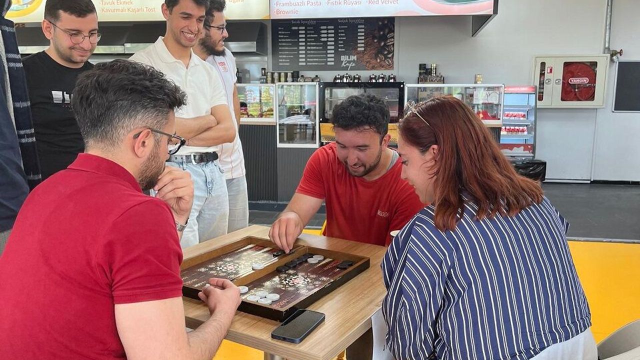 SBTÜ’de Tavla Turnuvası tamamlandı