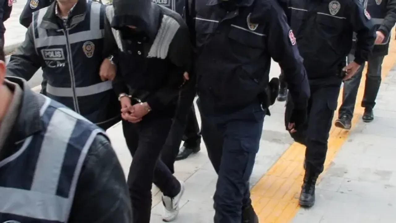FETÖ'nün Hücre Evlerine Operasyon! Listede Sivas da Var!