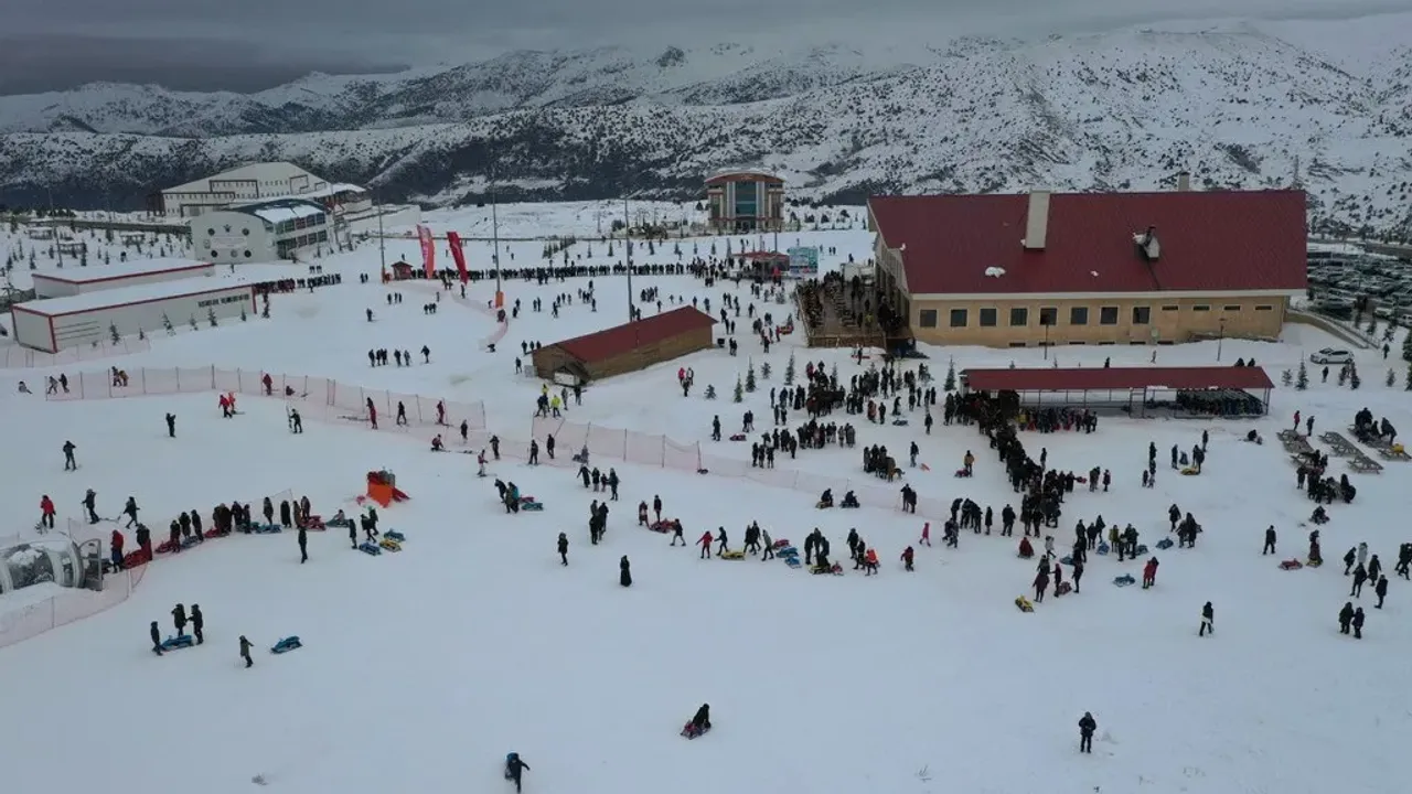 Sivas Yıldızdağı Kayak Merkezi'nde Öğrencileri Sevindirecek Özel Karar Meclisten Geçti!