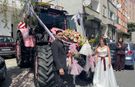 Sivaslı çiftçi pembe traktörle gelin almaya gitti