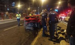 Kaza yapan aracı gören abla kardeşini aradı