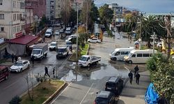 Tirebolu ilçesinde fırtına sonrası deniz taştı, ilçe merkezini su bastı