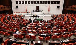 Çalışan emeklilere 5 bin TL teklifi TBMM'de kabul edildi. Görüşmeler devam ediyor