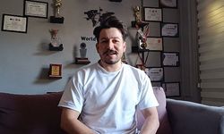Havada, karada ve su altında tıraş yapan kuaför, yeni şampiyonlar yetiştirecek