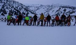 Adrenalin tutkunu motokrosçular nefes kesti