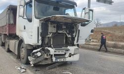 Malatya'da Kamyonla Otomobil Çarpıştı: 1 Yaralı