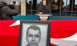 Otobüs kazasında yaralananlara müdahale ederken hayatını kaybeden profesöre veda