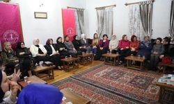 Pekşen'den 'Şiirde Kadın' programı