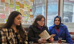 Yaralarını edebiyat ve şiirle sarıyorlar