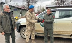 Yaralı atmacaya jandarma ekipleri sahip çıktı