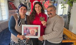 Avrupa şampiyonu olan milli güreşçi Nesrin Baş'a coşkulu karşılama