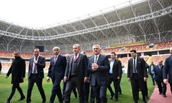 Bakan Bak: "Türkiye'nin dört bir yanında tesisler yapıyoruz"