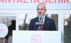 Bakan Uraloğlu: “Yoldan geçecek olan ambulansı bir an önce hastaneye yetiştirmek için çalışıyoruz”