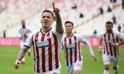 Sivassporlu Rey Manaj gol sayısını 19'a yükseltti