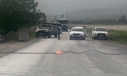 Elektrik kablosu patladı, yol trafiğe kapatıldı