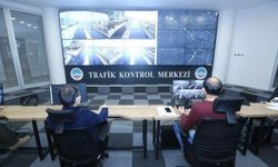Trafik kontrol merkezinde; 320 kamera ile 135 kavşak canlı takip ediliyor