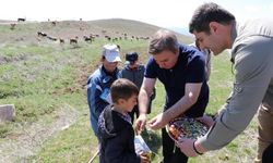 Vali ile çobanlık yapan çocukların karşılaşması yürekleri ısıttı