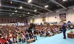 Alper Gezeravcı öğrencilerle bir araya geldi