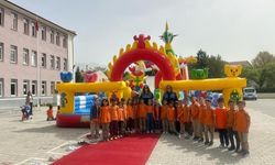 Balon park ile öğrenciler neşeleniyor