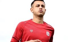 Bartuğ Elmaz, Sivasspor'a veda etti