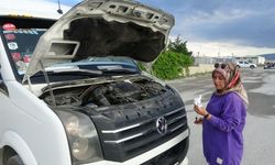 Kadın servis şoförü erkeklere taş çıkartıyor