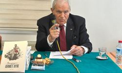 Şampiyon Ahmet Ayık başkentte kitabını imzaladı