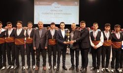 Sivas Halk Oyunları'nda Türkiye Şampiyonu