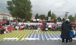 Sivas'ta Anneler Günü kefenlerle kutlandı!