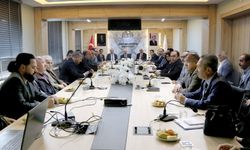 Yener okul müdürleriyle bir araya geldi