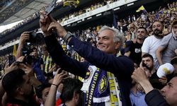 Jose Mourinho resmen Fenerbahçe'de