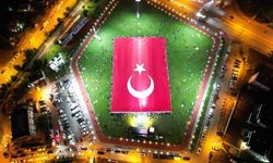 Dünyanın en büyük Türk bayrağı Kayseri'de açıldı