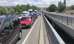 Sıcak Çermik yolu trafiğe kapatıldı