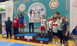 Sivas halterde Türkiye birincisi