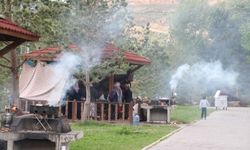 Sivaslılar piknikte tavuk etine yöneldi